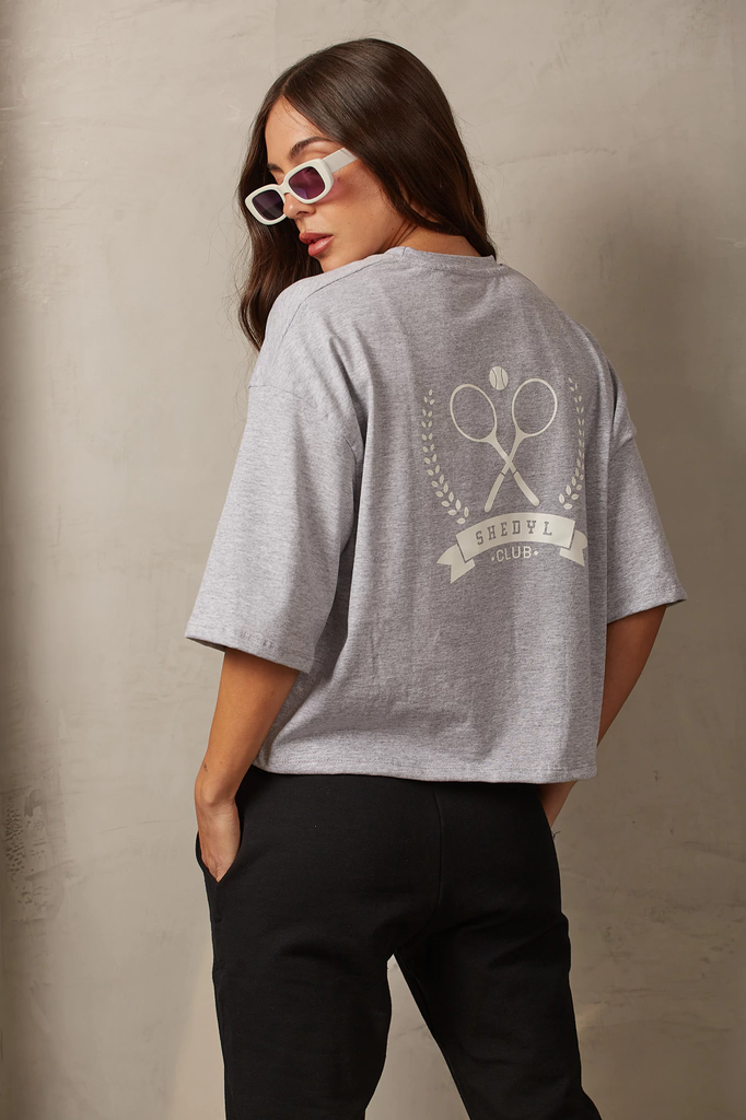 VER. REMERA CROP DE JERSEY CON ESTAMPA