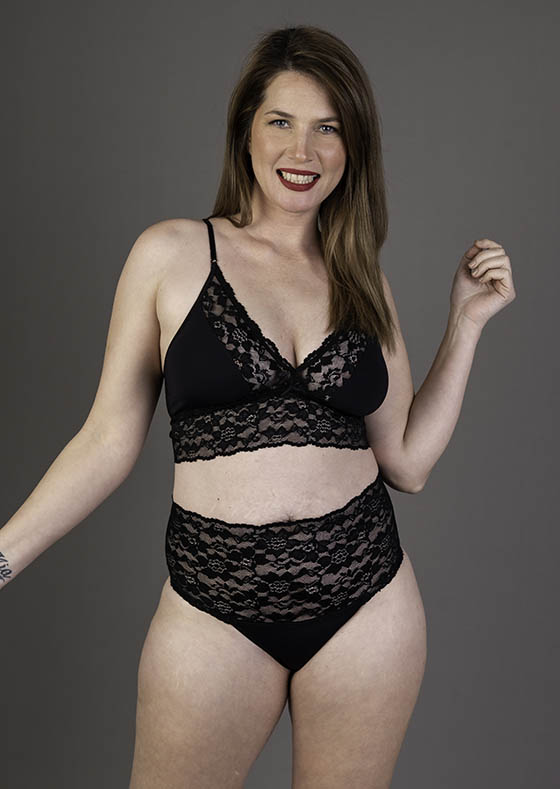 BOMBACHA COLALES DE MICROFIBRA CON CINTURA ALTA DE PUNTILLA