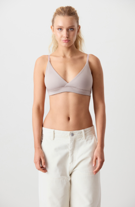 CORPIÑO TRIANGULO SIN TAZA DE MICROFIBRA DOBLE