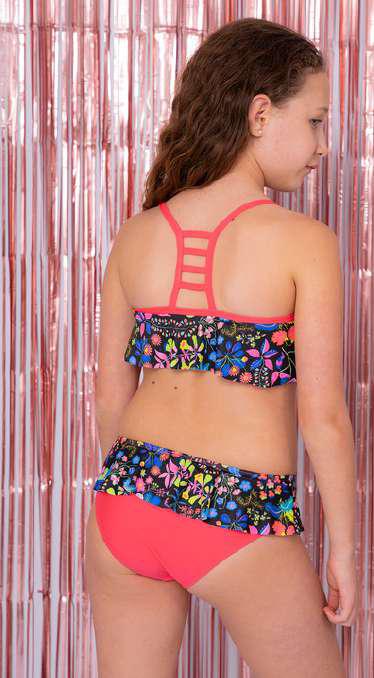 Bikini nena estampado flores. 