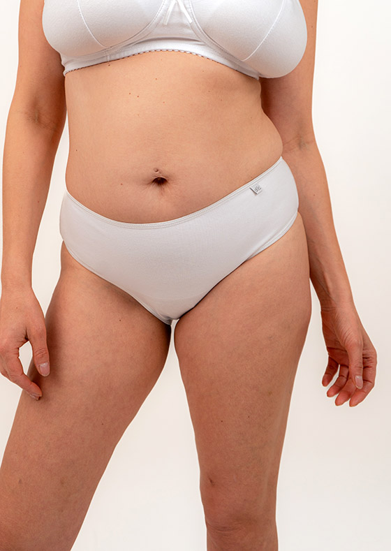 BOMBACHA TIRO CORTO MODELADORA DE ALGODON Y LYCRA