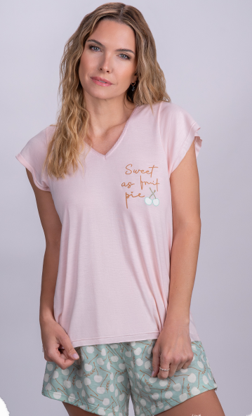 VER. PIJAMA REMERA Y SHORT ESTAMPADO "CEREZAS"